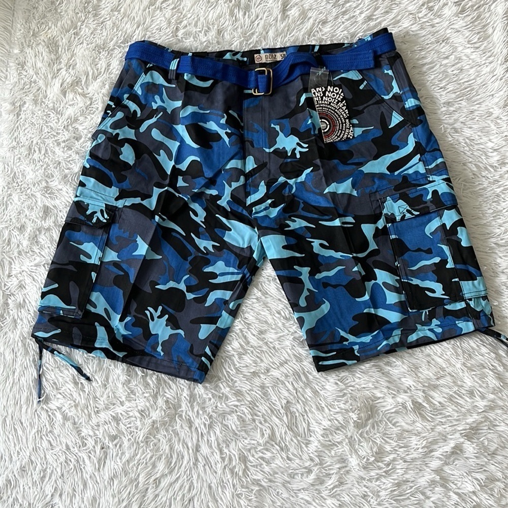 New Noiz Men’s plus size blue Camo belted cargo shorts in blue size W50